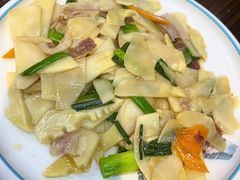 春笋炒腊肉-民间瓦缸煨汤館(嵩山路店)