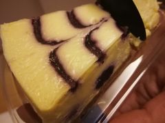 芝士蓝莓蛋糕-瑞幸咖啡(南航明珠商务酒店)