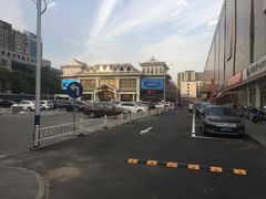 -翠微牡丹园停车场