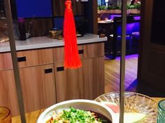 -三人行骨头王火锅(长寿店)