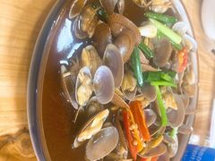 葱姜炒花蛤-鑫悦楼煎蟹·16年海鲜大排档