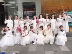 -小荧星艺校(大宁分校)