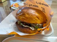 黑松露菌菇奶酪牛肉汉堡-JPG canteen(广州寺右公馆店)