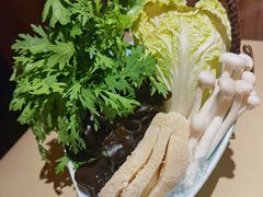 特色菌菇拼-余欢领鲜火锅(新街口店)