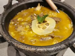 酸木瓜炖牛腩-半山腰·云南菜(侨福芳草地店)