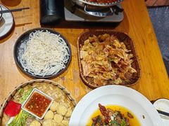 -老滇山寨•云南特色菜•地方菜•民族风情歌舞表演(金碧店)