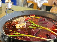 -黄潇洒老火锅(九眼桥宏济巷店)