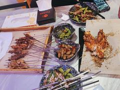 -夜火烤摊·东北烧烤酒场·老杨小黄鱼