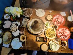 -洞庭洲·防空洞火锅·烧烤·铜锅涮肉(新百广场店)