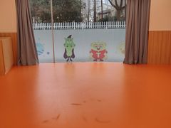 -小门牙好性格托育(北外滩中心)