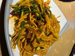 -万里闯关东铁锅炖菜馆(高新旗舰店)