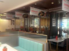 -阿瓦山寨·湘菜现炒·剁椒鱼头王(咸阳总店)