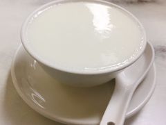 蛋白炖鲜奶-澳洲牛奶公司(佐敦店)