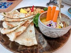 鹰嘴豆泥配饼-龟兹KUCINA·新疆菜(前滩L+PLAZA店)