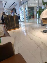 -罗亚帝造型·烫发染发