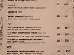 -layback cafe & bar