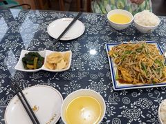 -八两八金·莱芜特色炒鸡(市南漳浦路店)