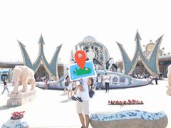 -雪绒花路停车场