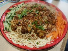 -灵芝妹子海鲜米线(劳动公园店)