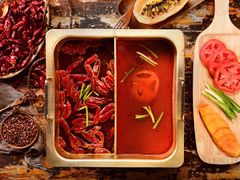 -尚尚仙·酸汤猪手·猪肚鸡火锅(华联万柳购物中心店)