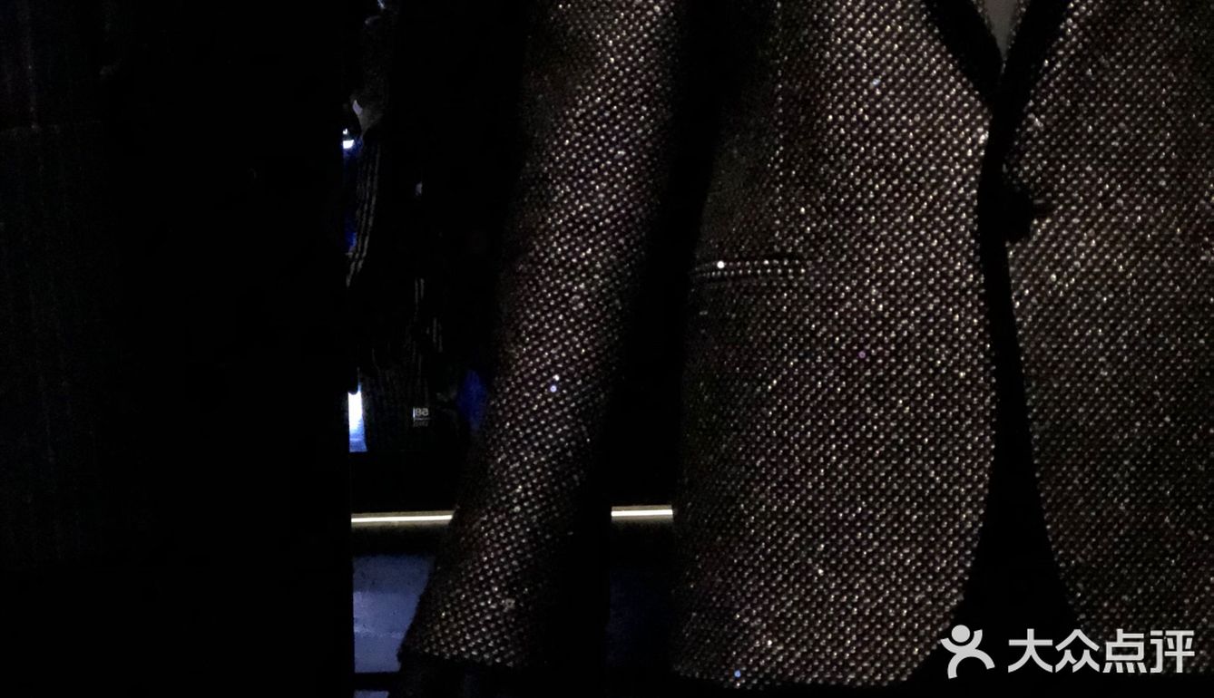 值得刷的商业展之YSL