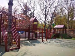 -红黄蓝幼儿园(颐东苑店)