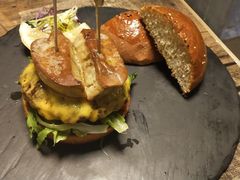 -HIGH FIVE哈福手工汉堡(桂林路店)