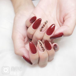 -Pink You美甲洗眉纹绣定制中心