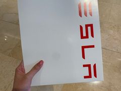 -TESLA 特斯拉(上海太古汇体验店)