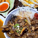 在外面夜市随便吃吃也不止这个价钱呢