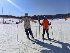 -荣盛康旅野三坡滑雪场