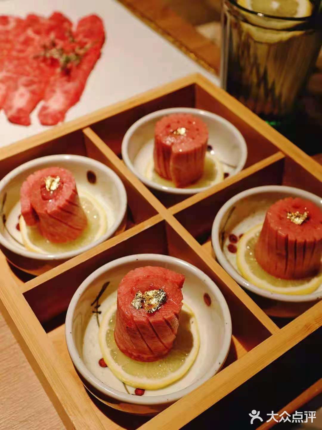 来，大口吃肉啦[调皮]