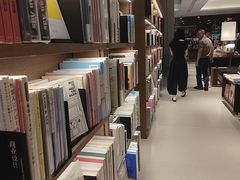 -茑屋书店(天目里店)