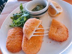 炸莫泽里拉芝士条配酸豆酱-PIZZA BIANCA(万象城店)