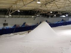 -乔波室内滑雪场