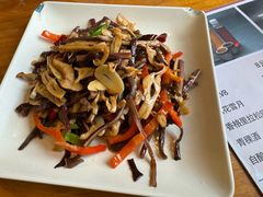 -小厨子私房菜·云南美食店