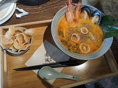泰式海鲜冬阴功汤荞麦面-邊渡咖啡