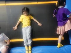 -爱蹦iBOON蹦床运动馆(江汉店)
