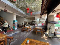 -茅屋大酒店
