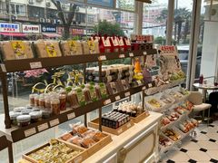 -85度C(生甜甜圈研究工坊·上海平凉店)