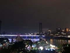 -冰冰龙虾·江湖菜·花园江景餐厅