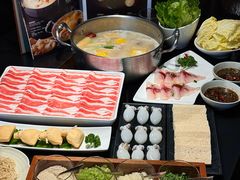 -鲜入唯煮·港式海鲜牛肉火锅(金宝街店)