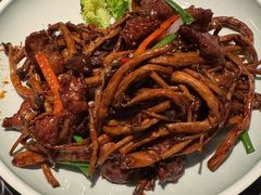 -八府香鸭·啫啫煲(华山路店)