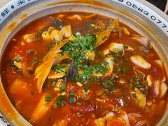 -魏铭鱼头捞饭(晋阳路店)