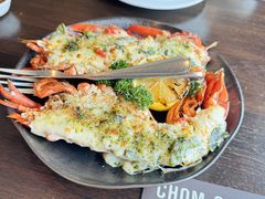 -Chom Cafe and Restaurant