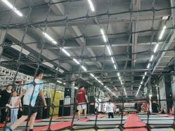-零重力蹦床空间·滑梯·海洋球·团建(奥特莱斯店)