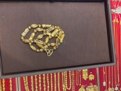-恒一珠宝·回收黄金钻石奢侈品(灵岩南路店)