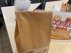 -麦当劳(上海虹桥站30B检票口楼上)