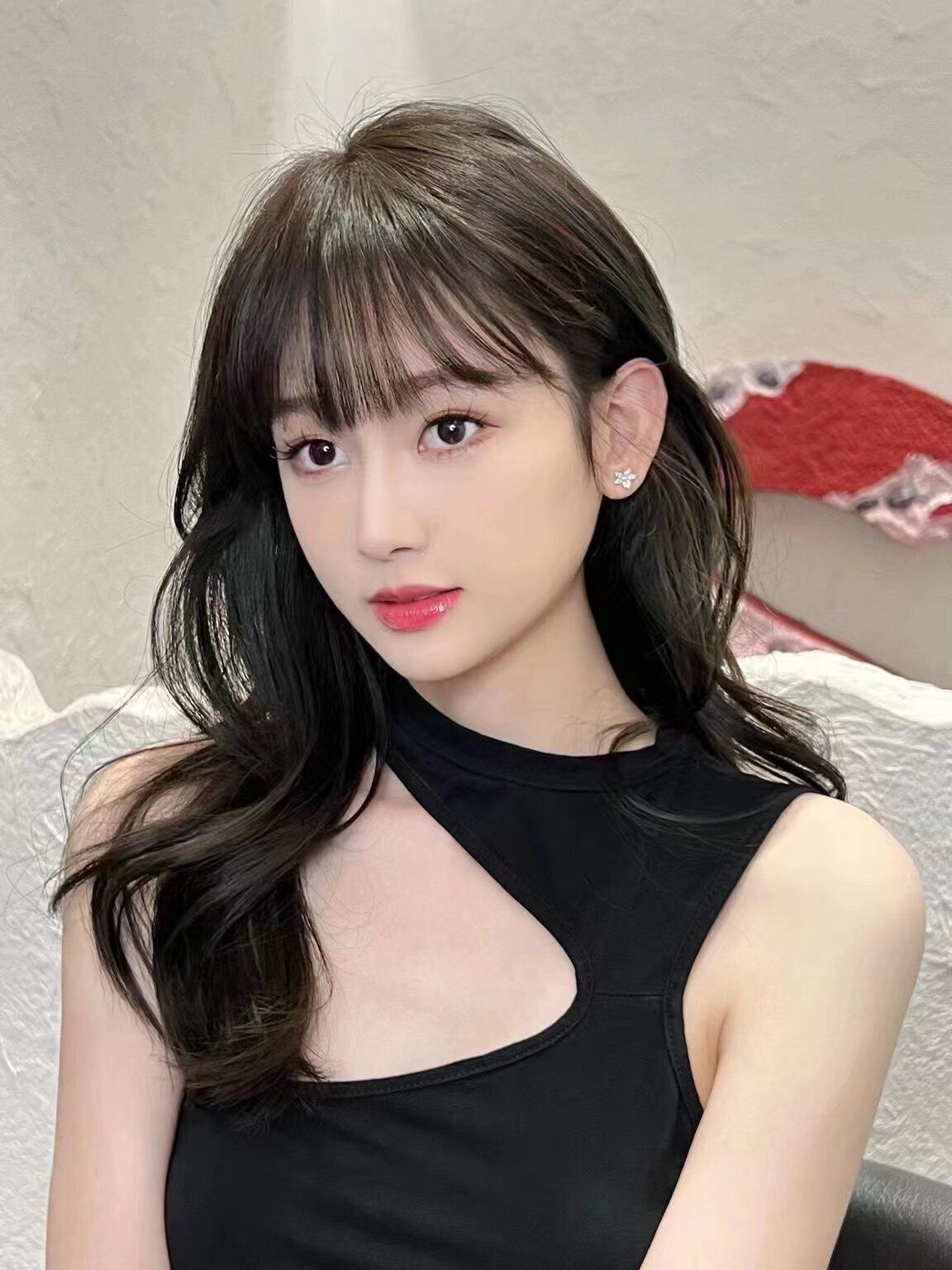 适合圆脸方脸女生的发型