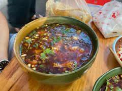 红汤全家福-全家福米线